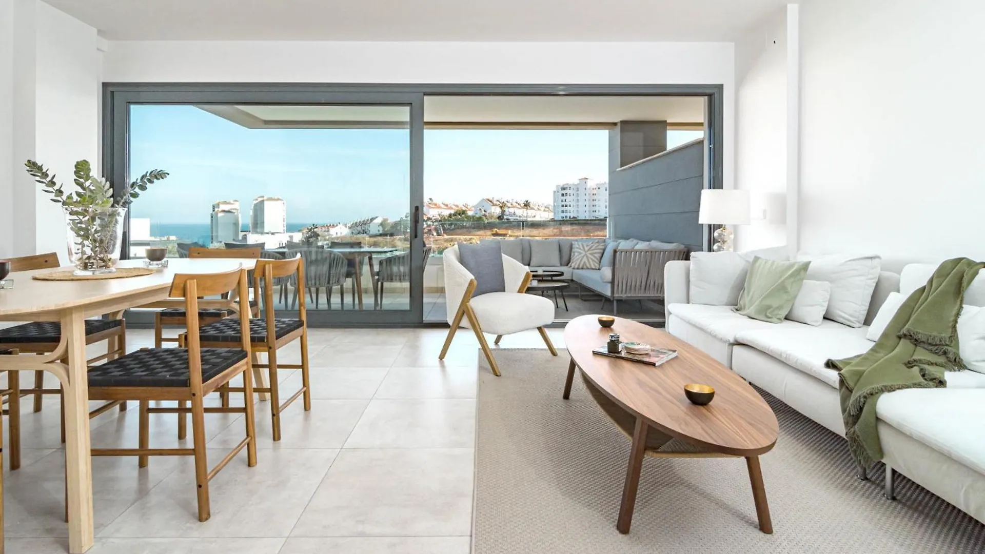 Lme133A- Stunning Flat Close To Beach In Estepona Spain