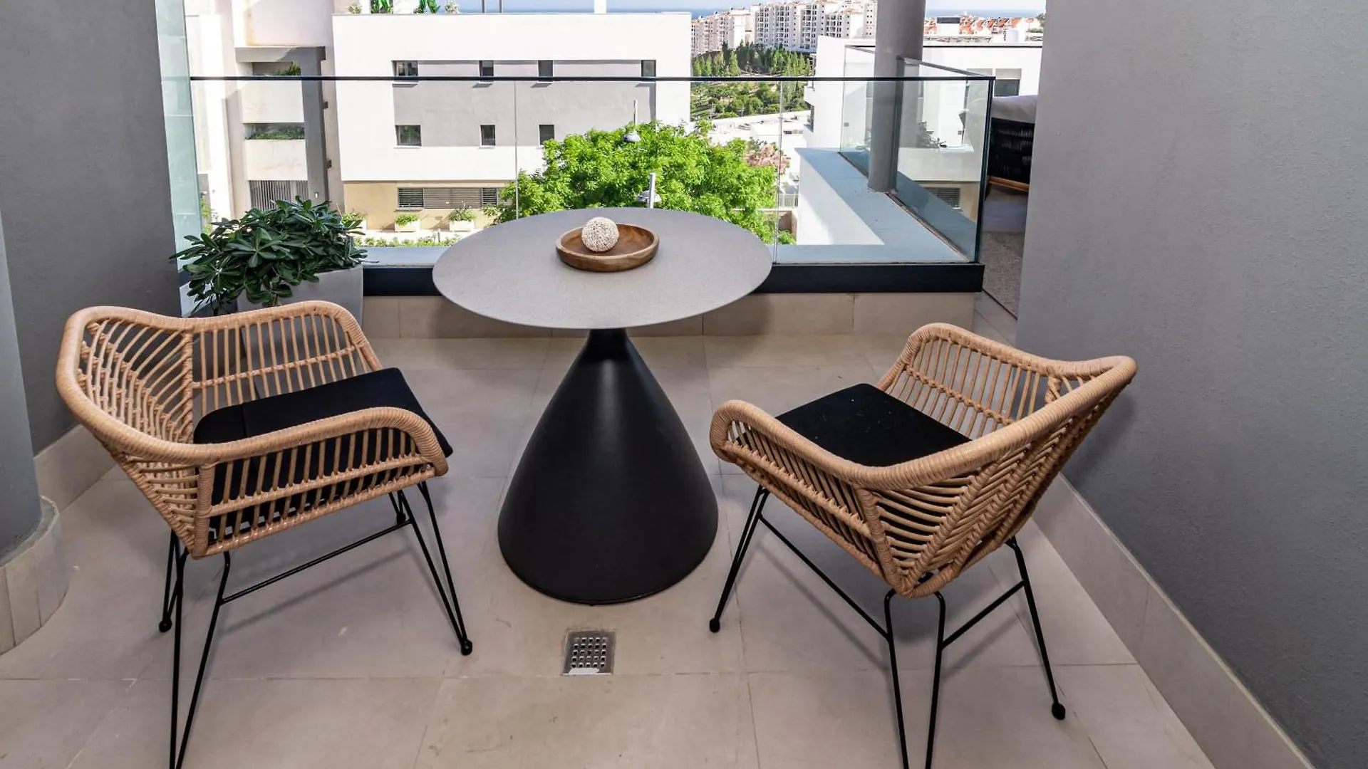 Lme133A- Stunning Flat Close To Beach In Estepona Spain